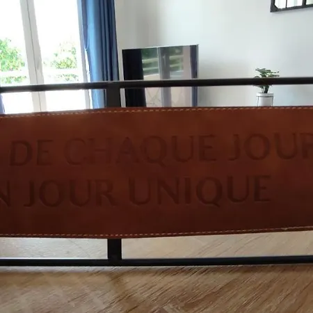 Indy - Clim - Proche Eurexpo - Parking - Balcon Au Calme